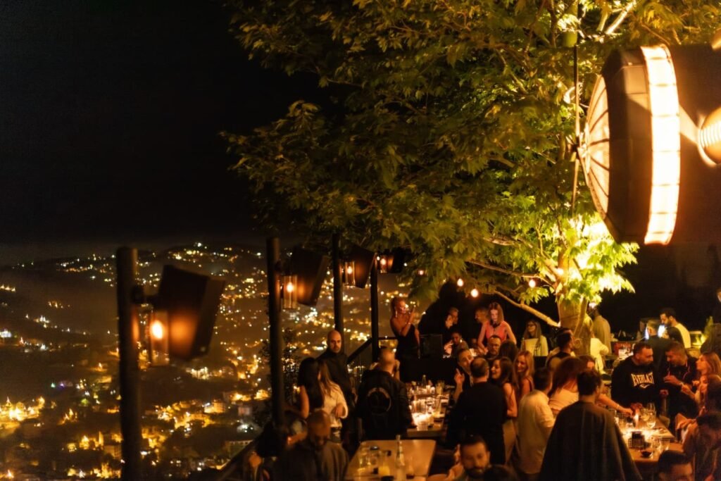 Cliffside nightlife 🌠
Golden sunsets 🌄
Faraya pool days ☀️
Let’s write the last pages of summer together 💫
.
.
.
#AmeliaFaraya #AmeliaByTheCliff #SummerVoyage #Faraya #FineDining #AmeliaNights #FarayaViews